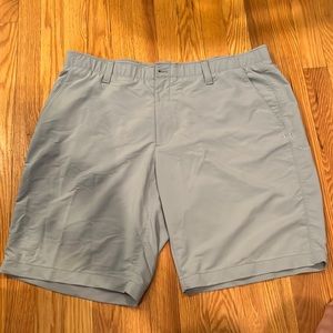 Under Armour dry fit shorts size 40,great condition